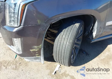 2016 Cadillac Escalade Premium Collection z USA, uszkodzony, nr VIN 1GYS4CKJ3GR145599